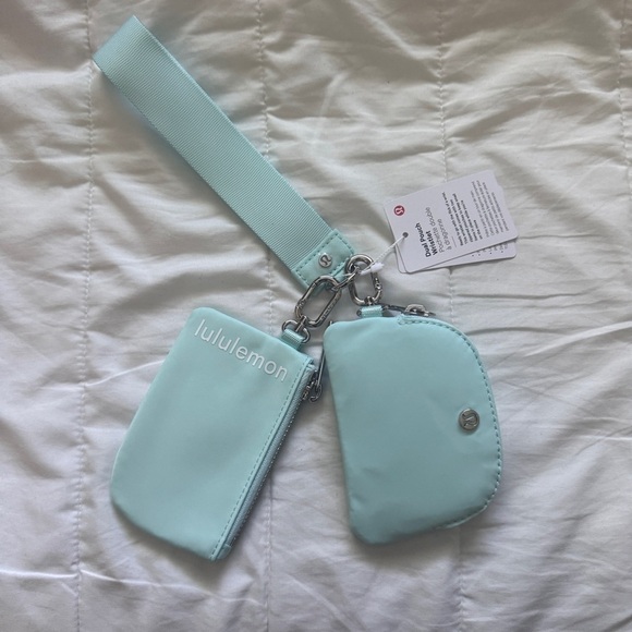 4🆕💙 Lululemon Dual Pouch Wristlet - Ideal Mint - Picture 1 of 7